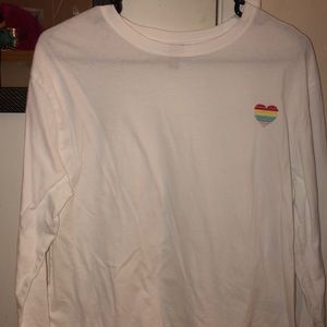 This is a simple long sleeve tee!